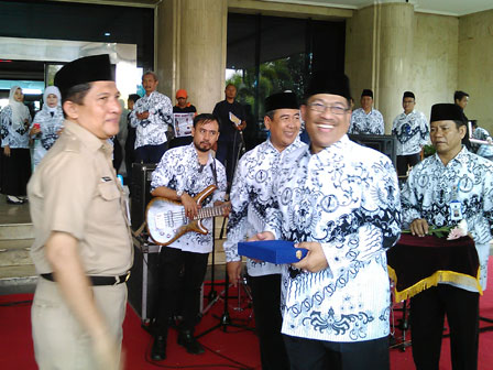 Pencarian PGRI Dompu - Persatuan Guru Republik Indonesia Cabang Dompu